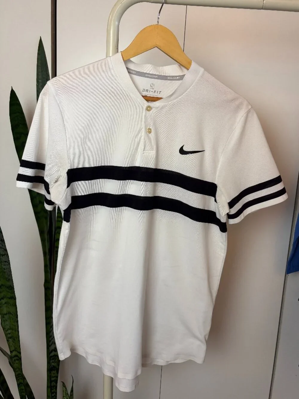 NIKE Court Striped Polo Shirt in White/Black Stripe Men Medium